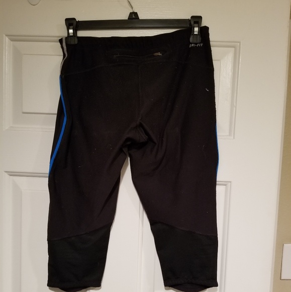 Nike Capri Workout Pants - Picture 2 of 3